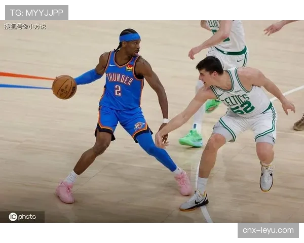 亚历山大连续127场20+创纪录 雷霆战术体系高度依赖其单打发起